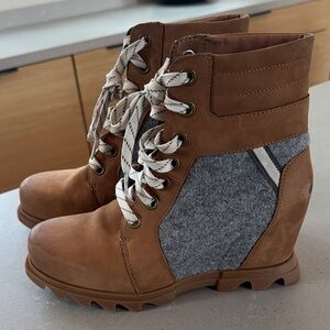 Sorel Tan and Gray Lace Up Wedge Boots
